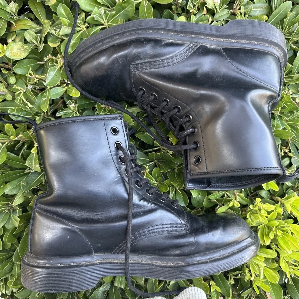 Dr Martens Doc Martens Boots 8L 7M BLACK SMOOTH‎ COMBAT SCRATCHES 1460 MONO